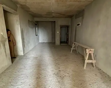 锦绣澜湾4室2厅2卫朝南北毛坯
