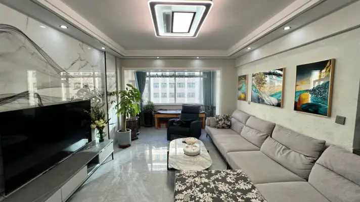 皇台北区精装修两室两厅带所有家具家电，入住半年