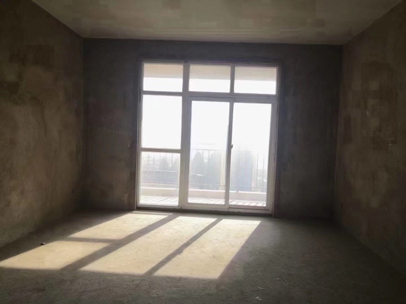 麒麟区北片区毛坯5室2厅2卫二手房出售6