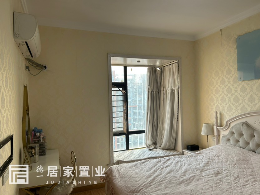 御景豪庭,性价比王，视野超好，御景豪庭精装两房诚心出售3