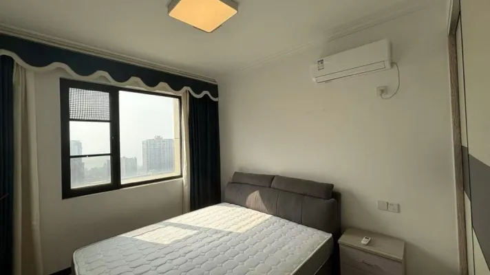 南湖颐景 3室精装 使用面积大楼层好