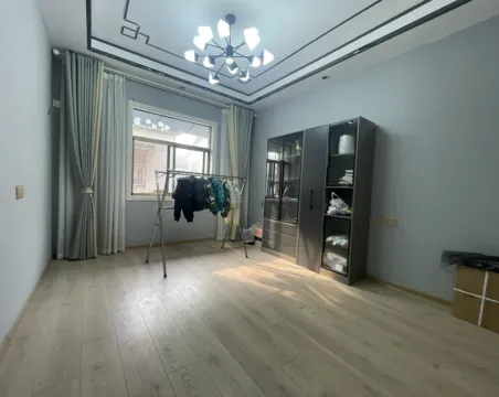 小康村5室2厅1卫精装