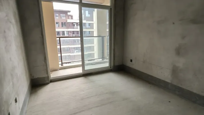 河东滨江河畔103㎡4室2厅2卫1阳台毛坯，业主急售