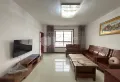 1:南北通透，采光非常好，可改三房。2：距离红谷滩一路之隔。2