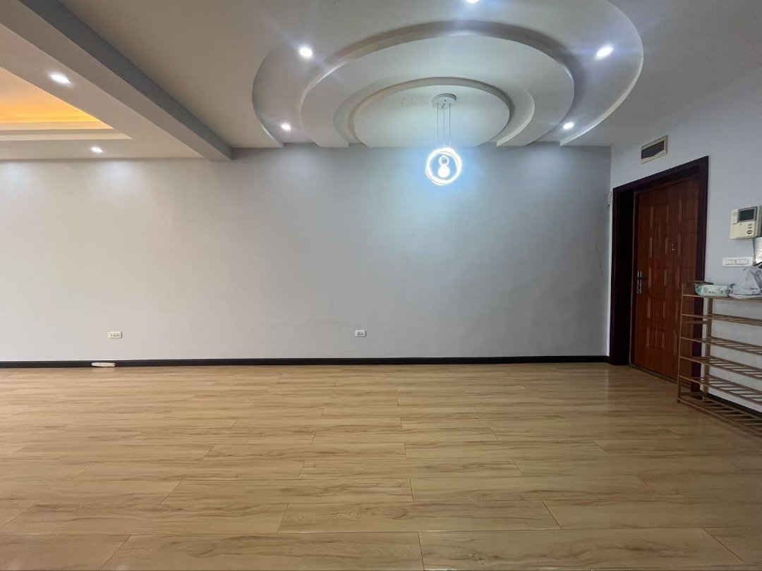德远城中湾畔,德远城中湾畔好房出售！此房两证全！房主急售，价格可议！11