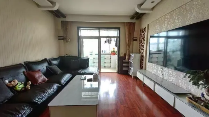敬东厂家属院三室两厅 精装修 可按揭