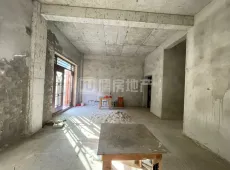 城固县|大世界旁两间三层带院6室3厅3卫出售|买房租房佣金全返