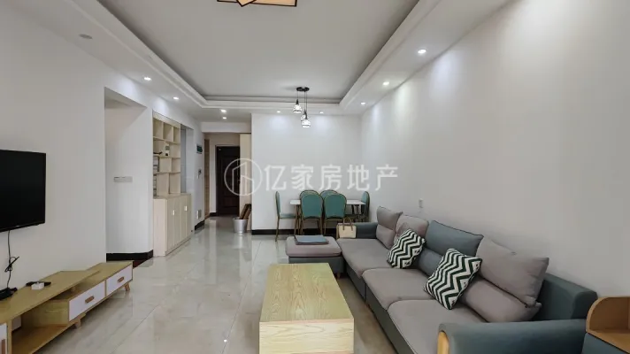 富盛广场 ，精装三房，拎包入住，1800元/月