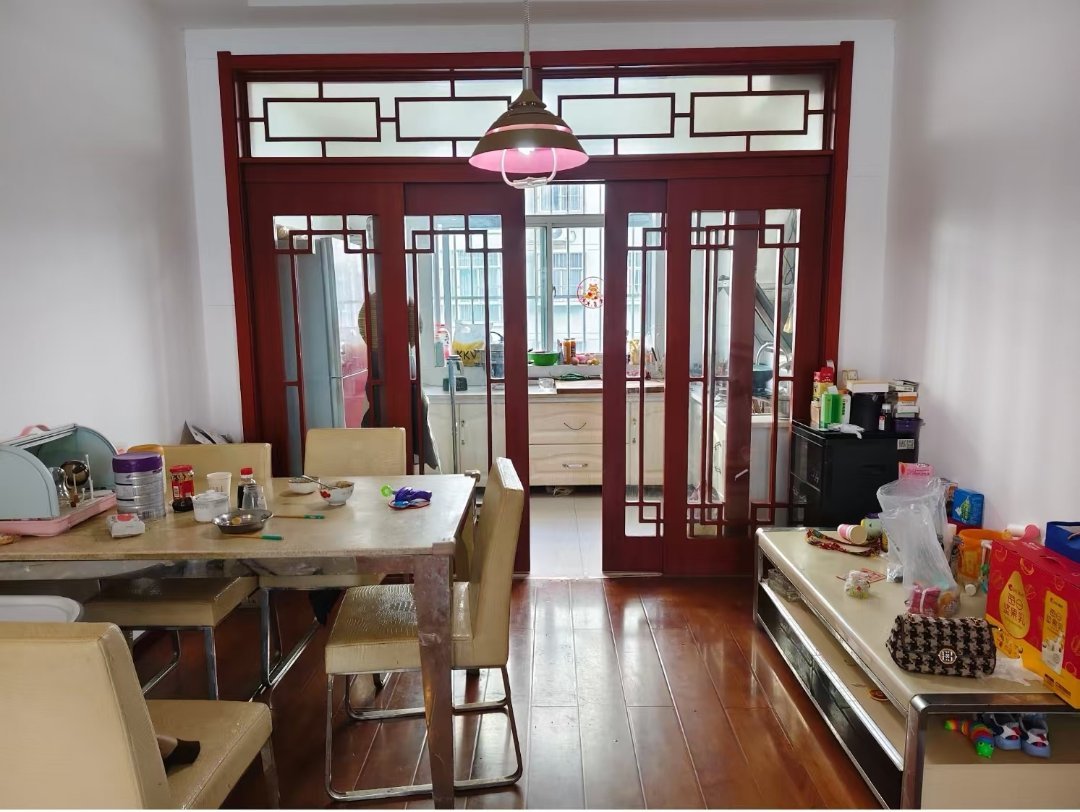 科教新村,3室2厅2卫1阳台133.5㎡,阔绰客厅,超大阳台3