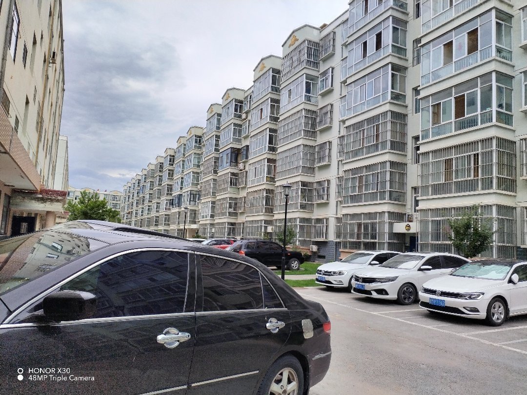 科教新村,3室2厅2卫1阳台133.5㎡,阔绰客厅,超大阳台13