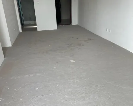 绿地霞飞名邸3室2厅2卫毛坯