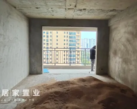 金江星城3室2厅2卫毛坯