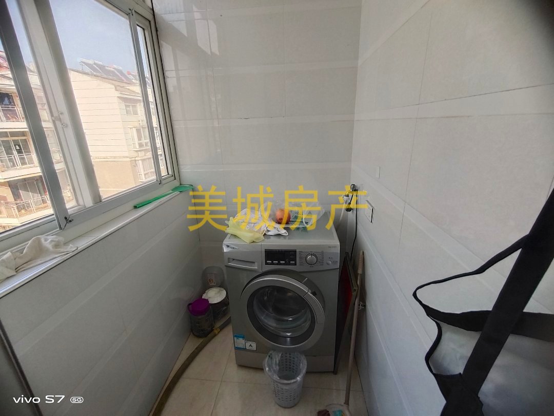 国际现代城,国际现代城143.36㎡4室2厅2卫2阳台普通南北，业主急售9