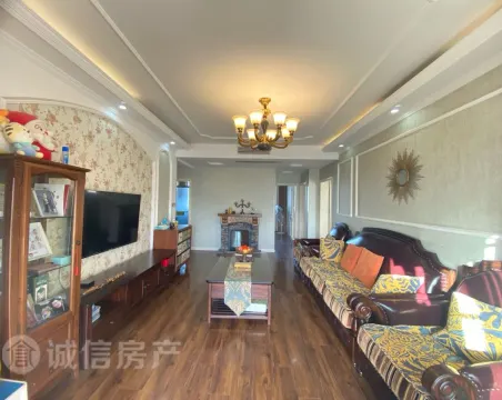 上河城外滩3室2厅1卫精装