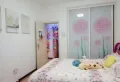学校就在家门口，有房产证，可出租，一年18000，急售3