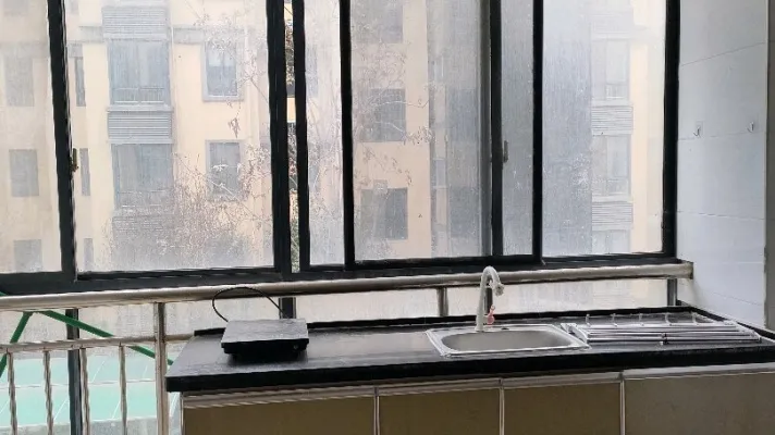 两室一厅，水电齐全，拎包入住