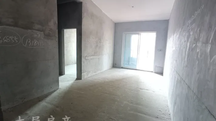鸿森南城一号68㎡2室2厅1卫0阳台毛坯东西，好房出售