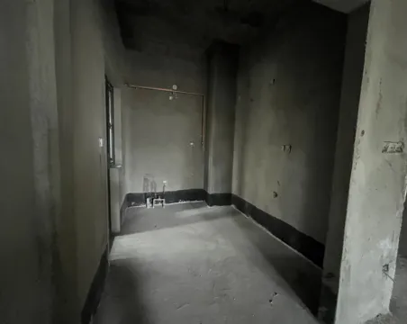 恒大翡翠华庭3室2厅2卫朝西毛坯