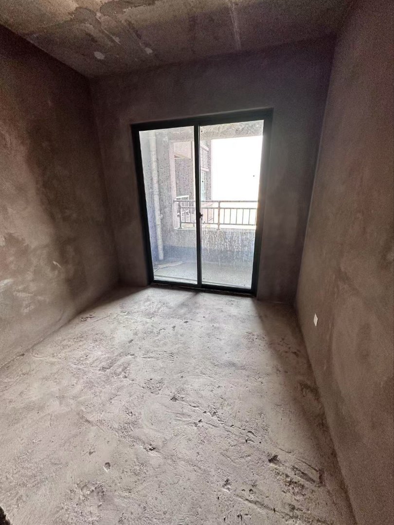 麒麟区南片区毛坯3室2厅2卫二手房出售8