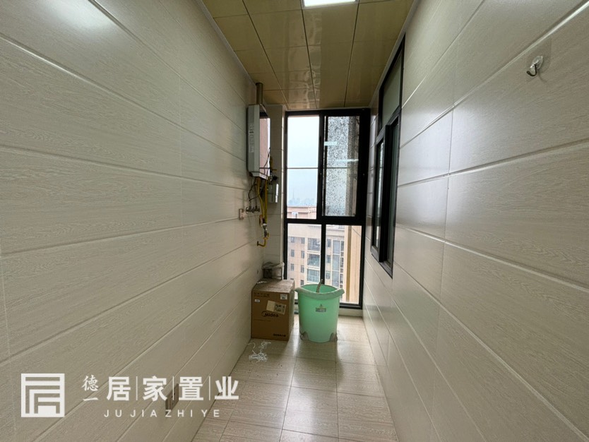 中珠家春秋,中珠家春秋100㎡2室2厅2卫1阳台精装，业主急售9
