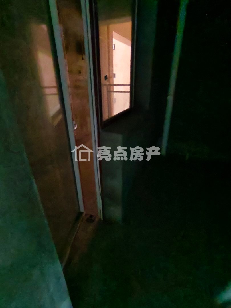 观澜华府三房双卫一卫台。-金尚观澜华府二手房价