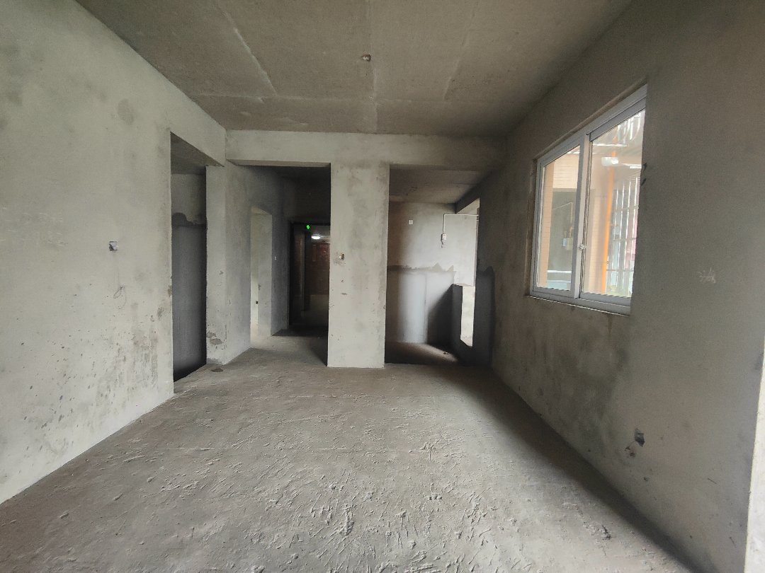 水映金沙,水映金沙，大型社区，阳光充足，1