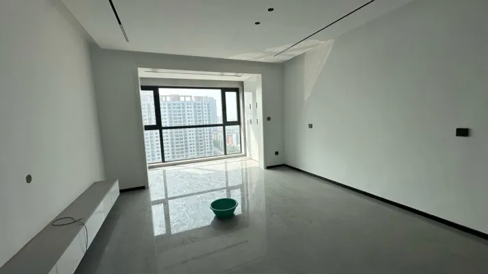 三利宅院交通便利精装3室尽享城市繁华