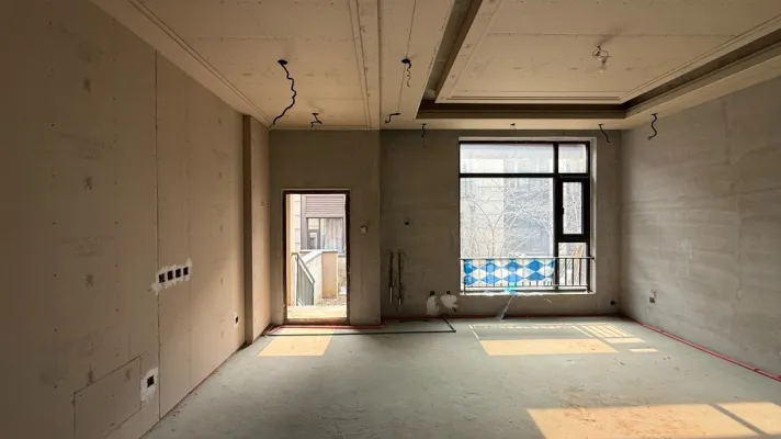 好位置 车库 地下室花园40平有本
