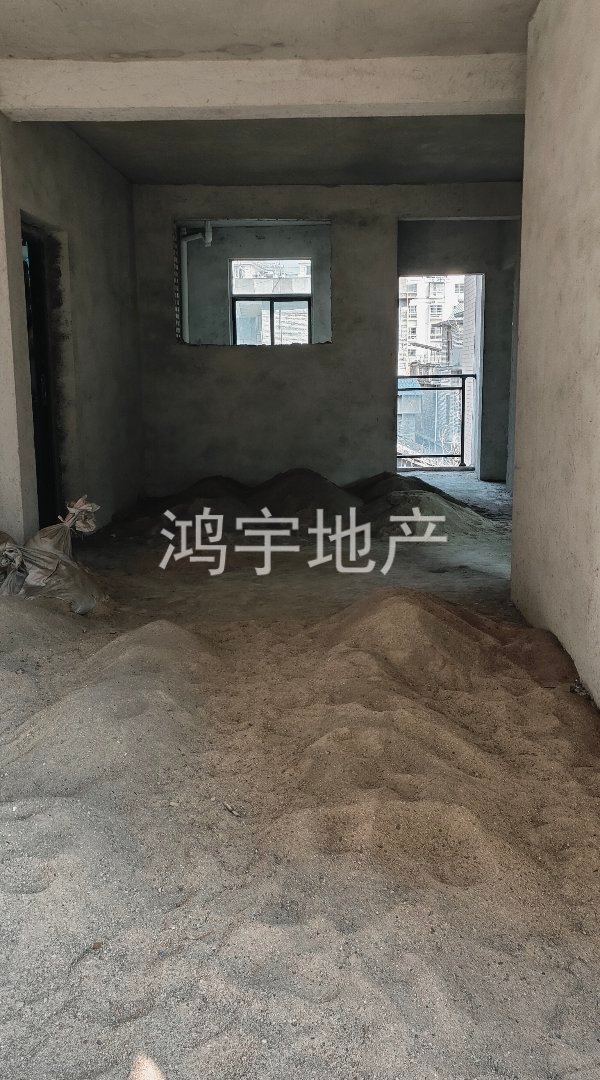 城市广场,城市广场，黄金楼层毛坯 ，三房可改四房，边户型采光极好。3