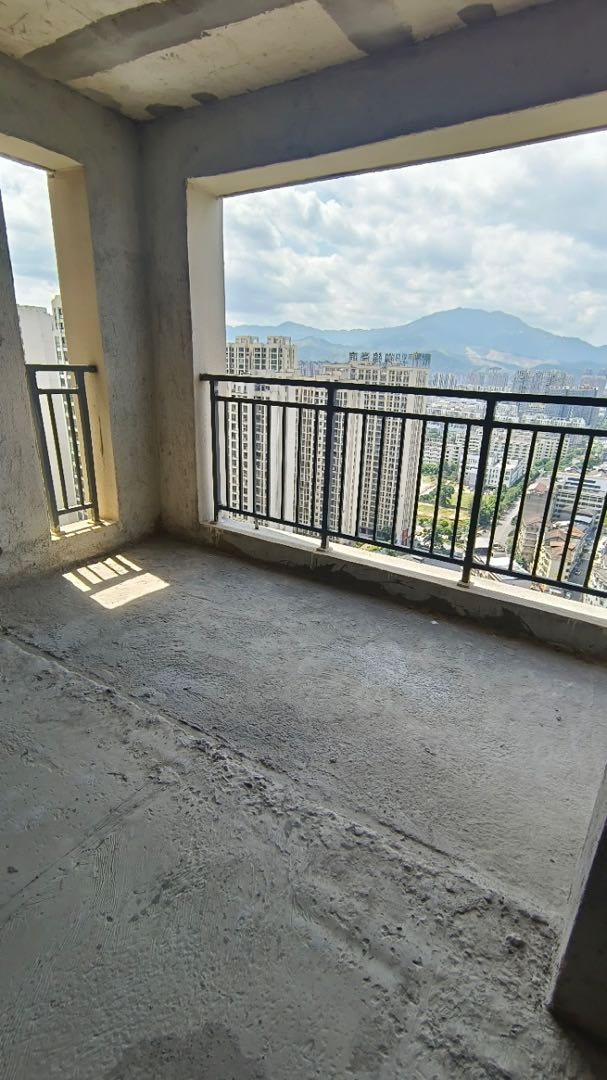 御景豪庭,毛坯3室2厅1卫1阳台地铁沿线超值因房子小换大超值地4