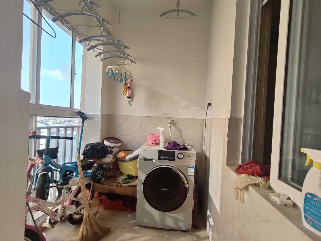 中远铂金湾,中远铂金湾128㎡3室2厅2卫2阳台精装，业主急售8