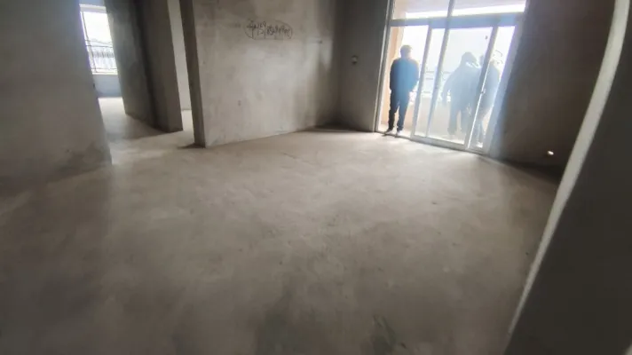 凉水井还房小区好房出售！此房两证全！房主急售，价格可议！