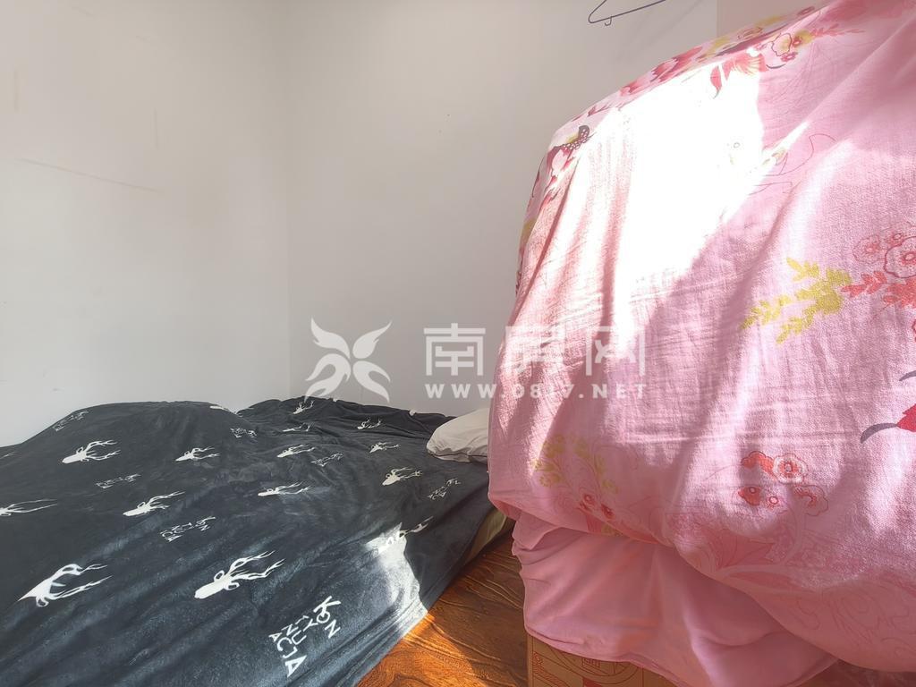 佳兆业君汇上品,经典佳兆业君汇上品3室2厅2卫1阳台！精装修！两证齐全！5