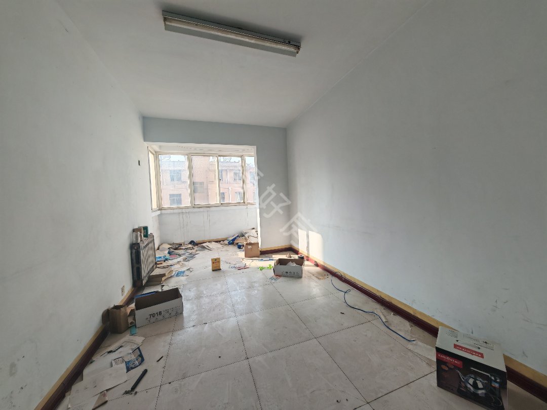 金丰小区140㎡3室2厅2卫1阳台毛坯，多条公交经过-金丰小区二手房价