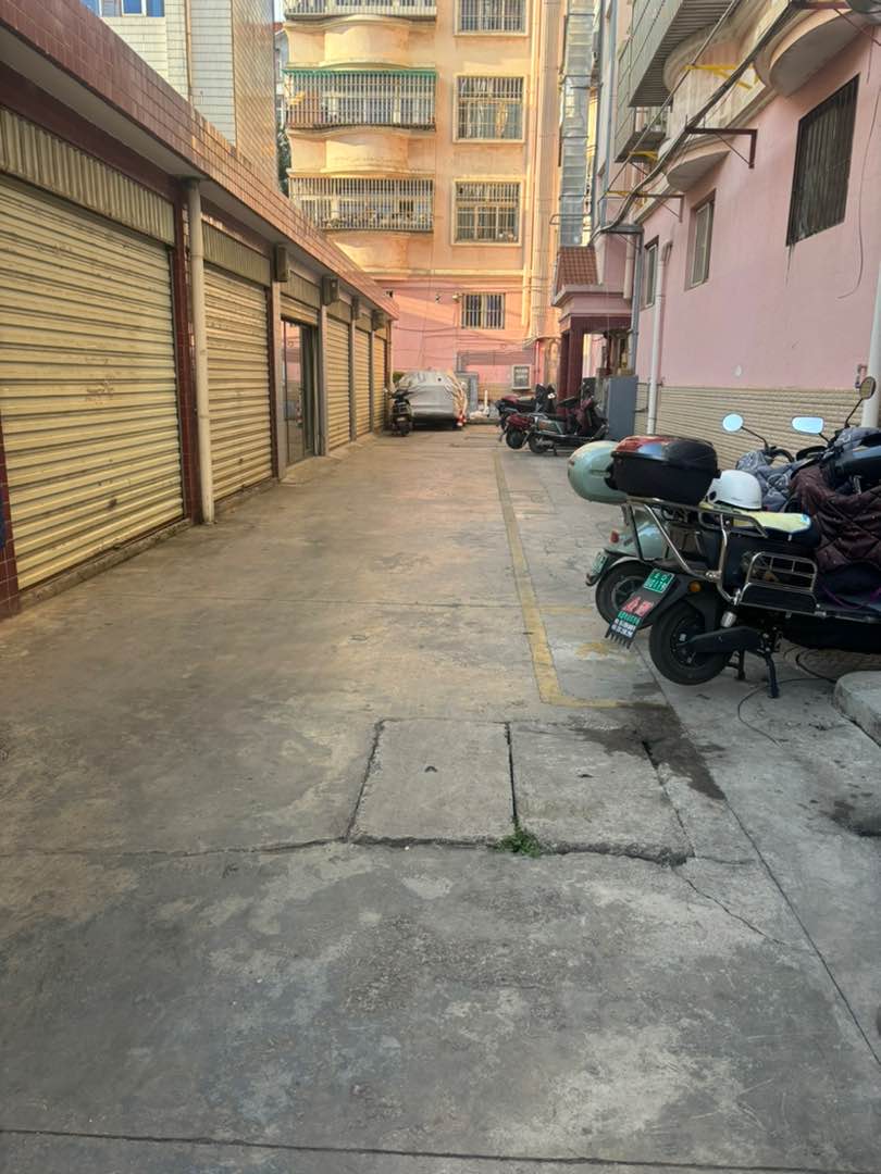 麒麟区东片区毛坯3室2厅1卫二手房出售11