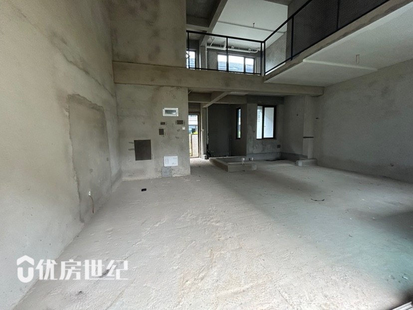 大东海翡翠湖186平5房620万毛坯-大东海翡翠湖二手房价