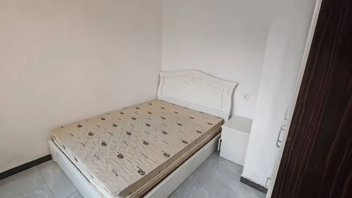 天弘景园隔套出租 拎包入住