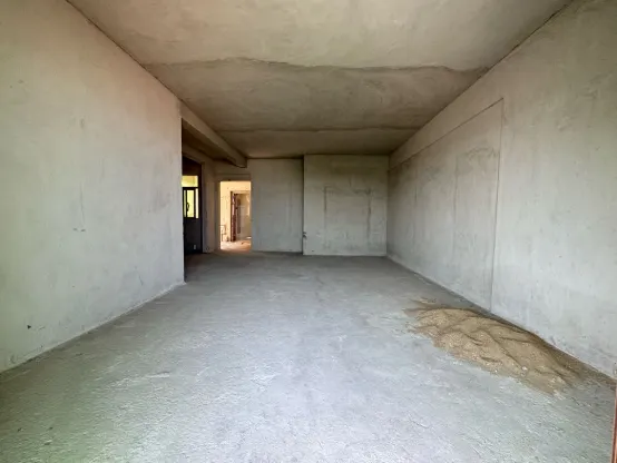 银城广场4室2厅2卫朝东北精装房源图片