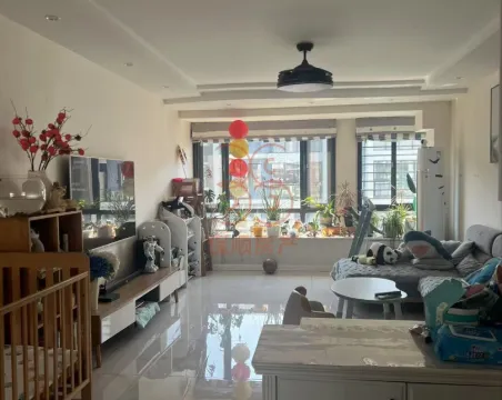 水岸公馆3室2厅2卫精装