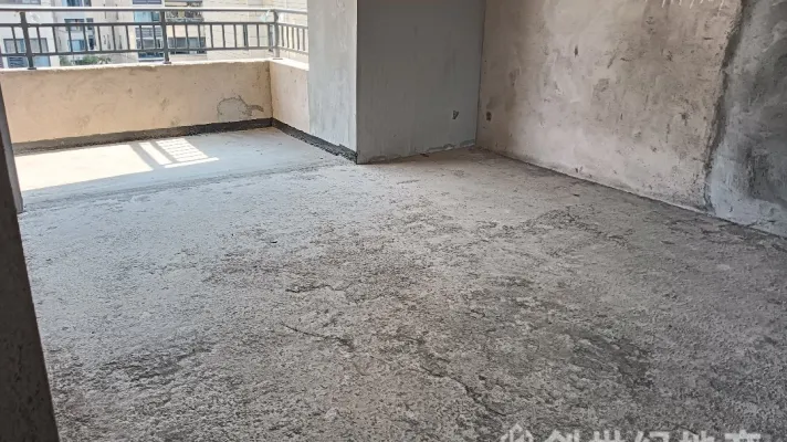 珑璟湾洋房毛坯亏本急售