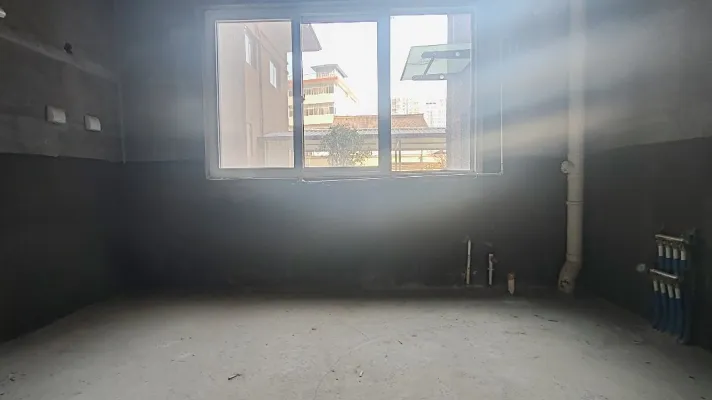 汉变新世界毛坯南北高性价比，景观入户露台，阳光清风随时造访生活
