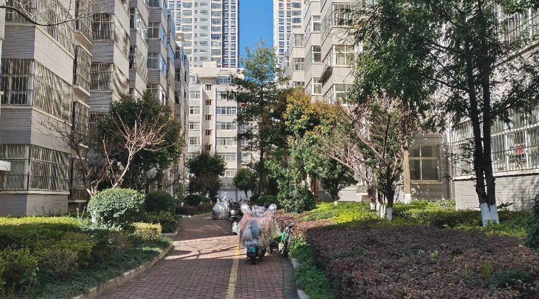 麒麟区东片区毛坯3室2厅2卫二手房出售15