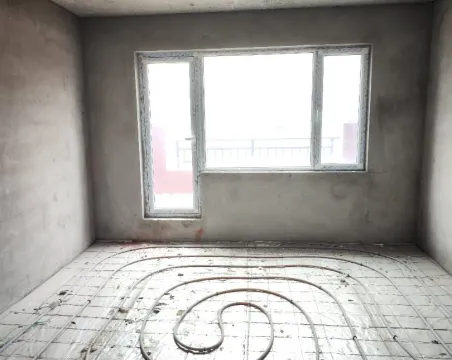 水岸佳苑4室2厅2卫朝南北毛坯