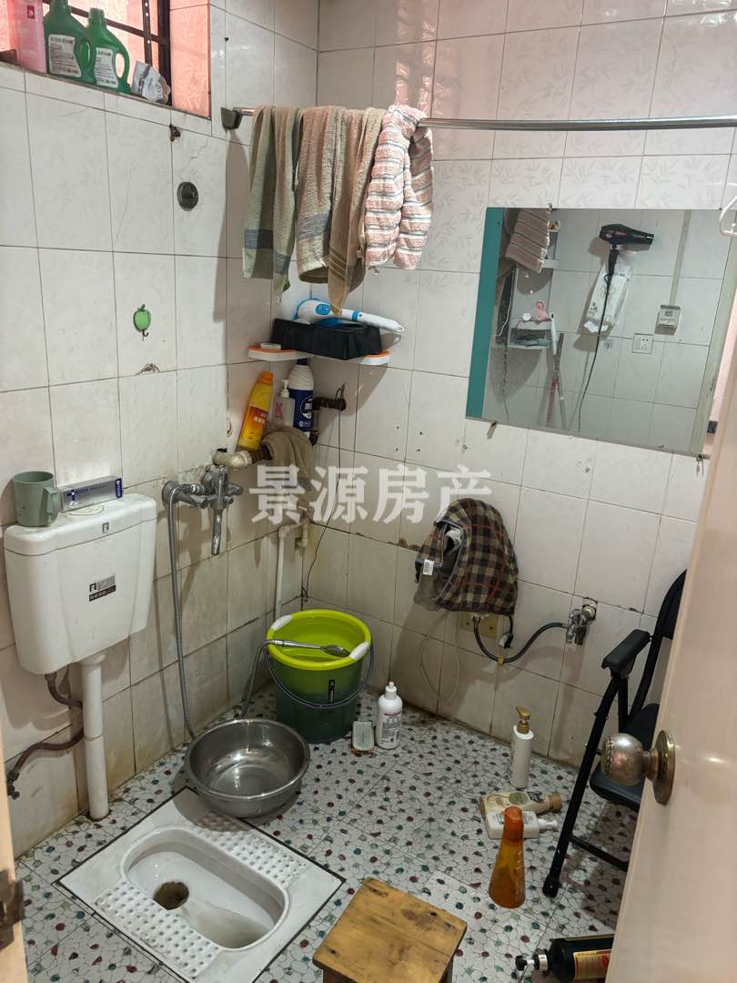 禄丰老法院小区,老法院小区3室2厅1厨1卫出售，市中心，生活便利3