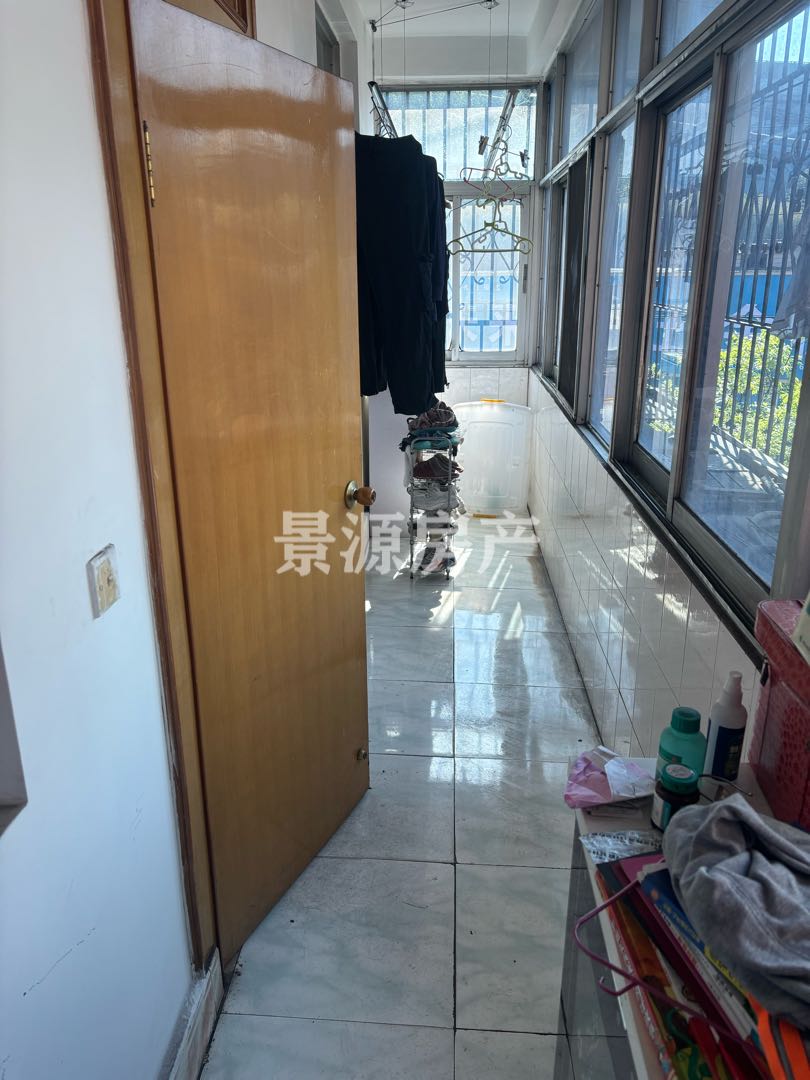 禄丰老法院小区,老法院小区3室2厅1厨1卫出售，市中心，生活便利6