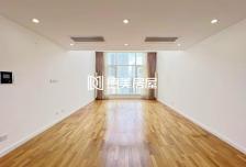 3室2厅2卫1阳台7w元/月,环境幽静,居住舒适