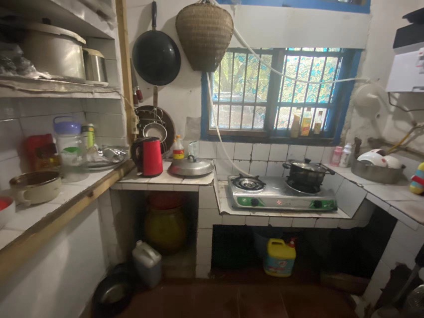 青杠林社区,青杠林社区，大型社区，阳光充足，普通3