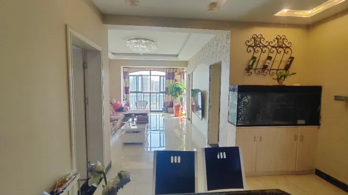 大洋五洲C区 电梯小高层 精装三室 可拎包入住
