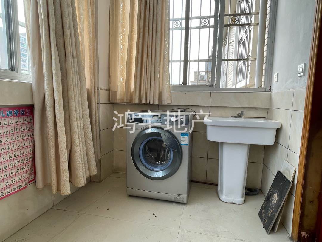 伟业公园路小区,中心楼栋，交通便利，精装3室2厅3卫，大户型，陪读安家的优选8
