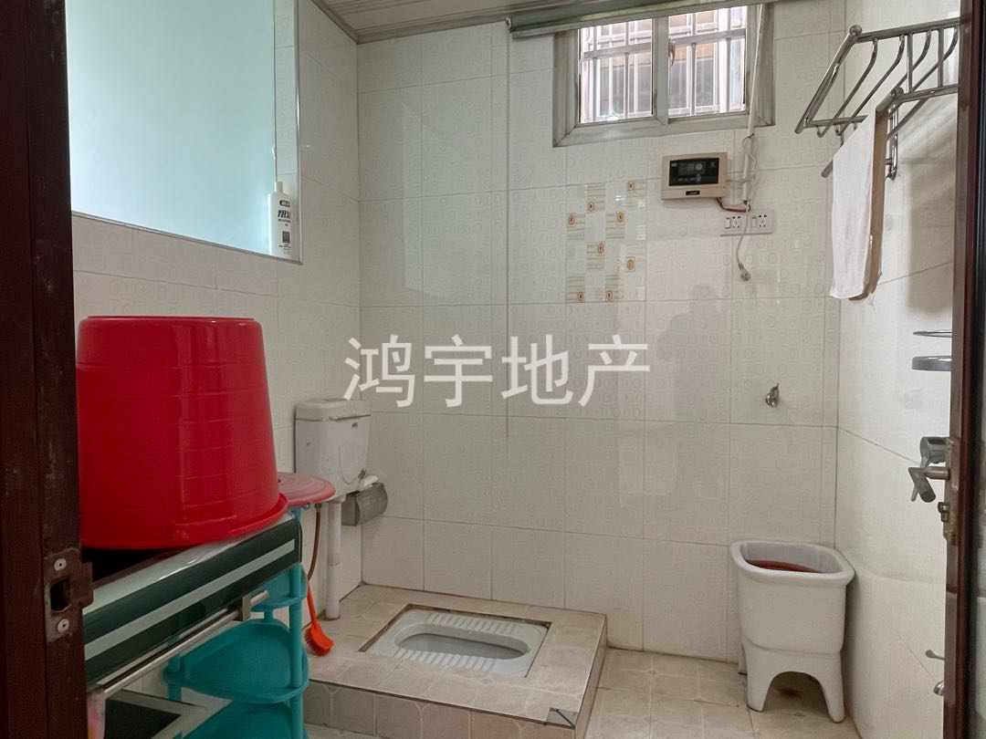 伟业公园路小区,中心楼栋，交通便利，精装3室2厅3卫，大户型，陪读安家的优选2